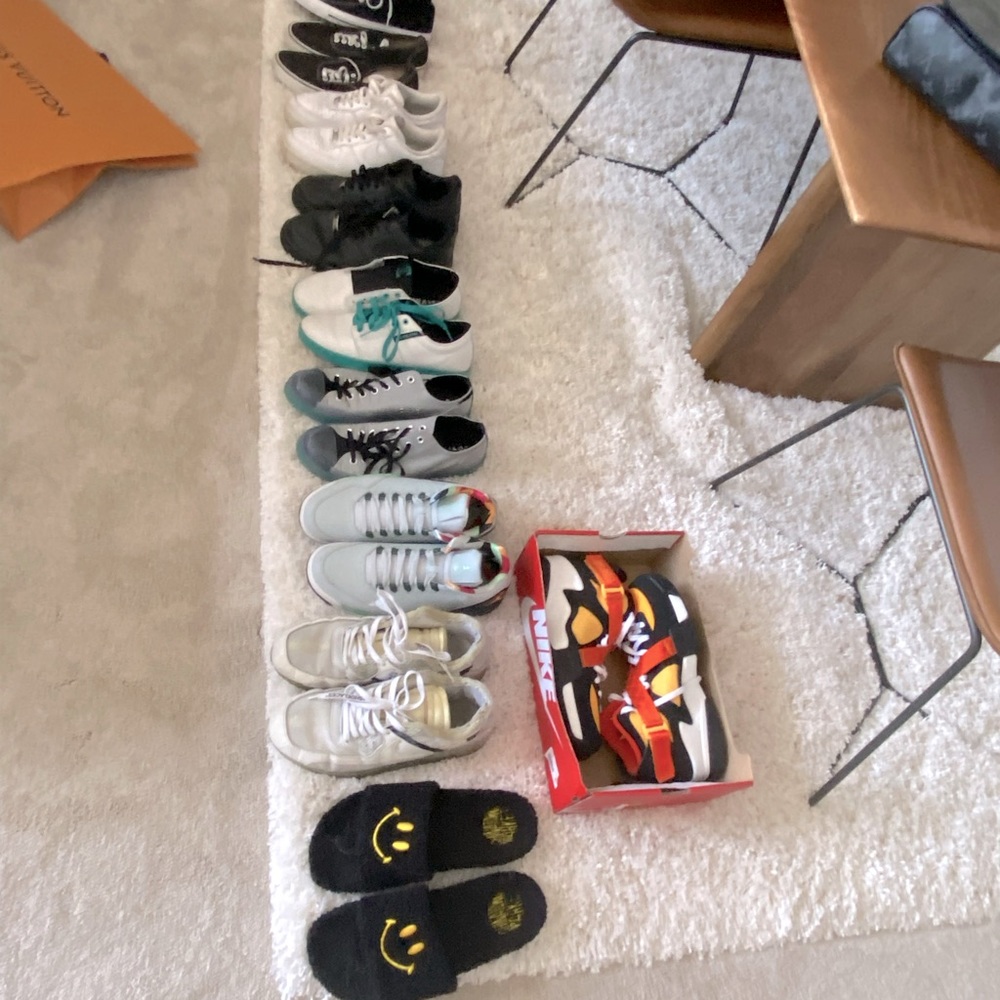 Bunch of nice shoes